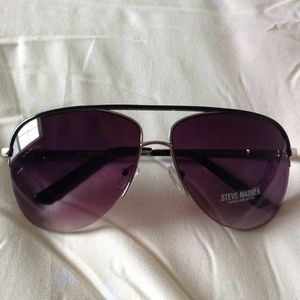 Steve Madden Aviator Sun Glasses